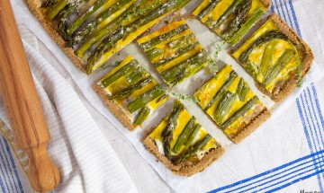 Torta salata con gli asparagi