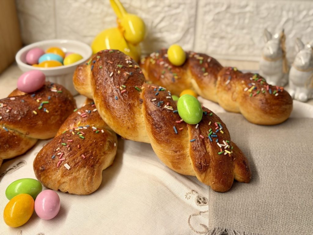Treccine dolci pasquali