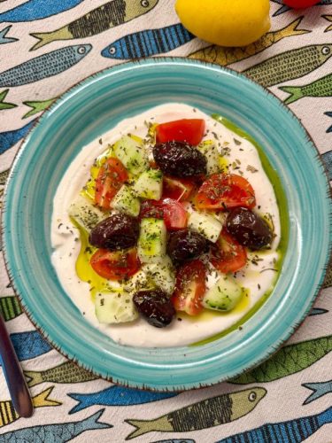 Feta montata insalata greca
