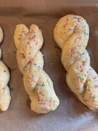 Treccine dolci pasquali