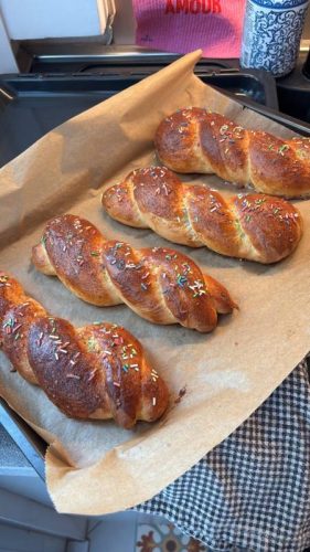 Treccine dolci pasquali